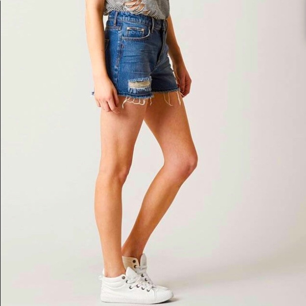 Buckle High Rise  High Waisted Distressed Jean Shorts Size 26